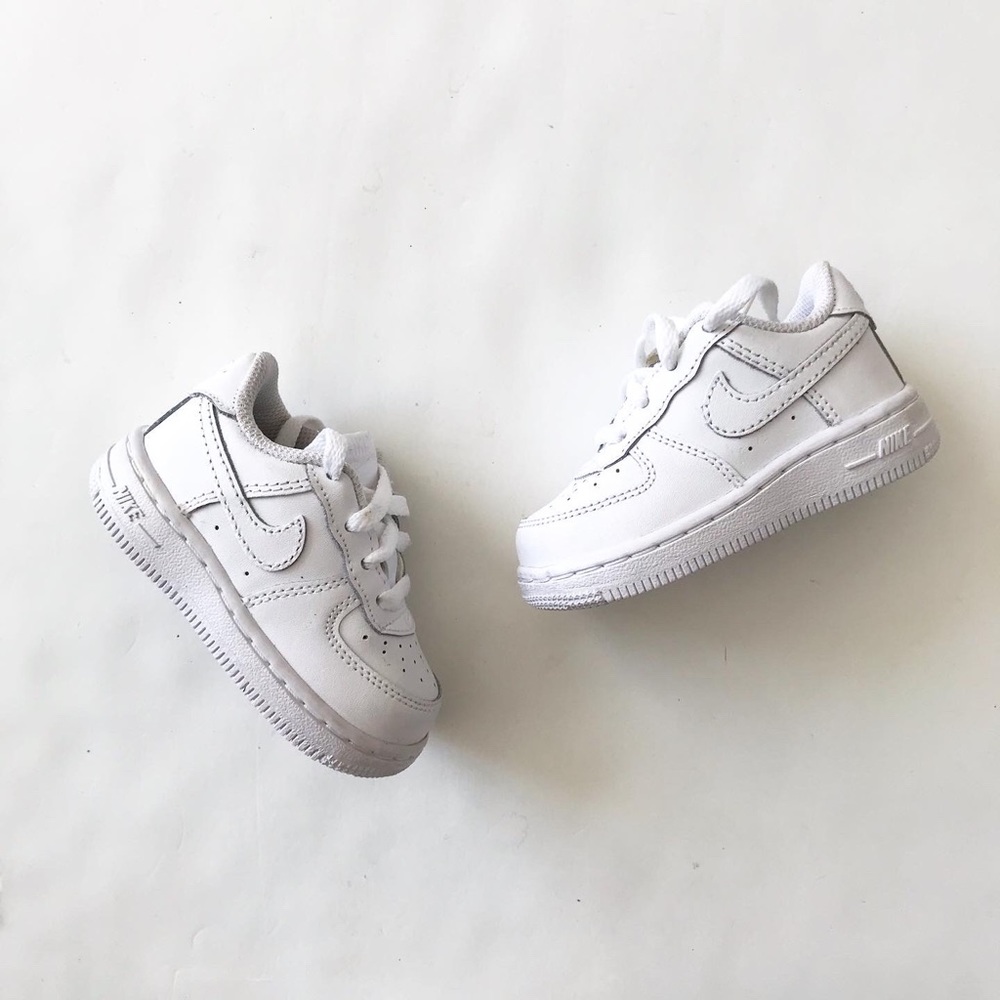Nike white Air Force 1 low top sneakers EUC size 4
